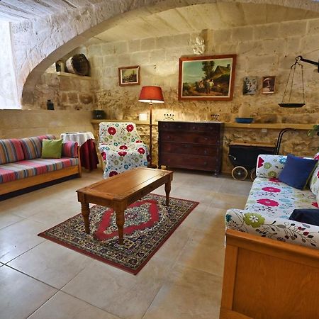 GħarbMill House别墅 外观 照片
