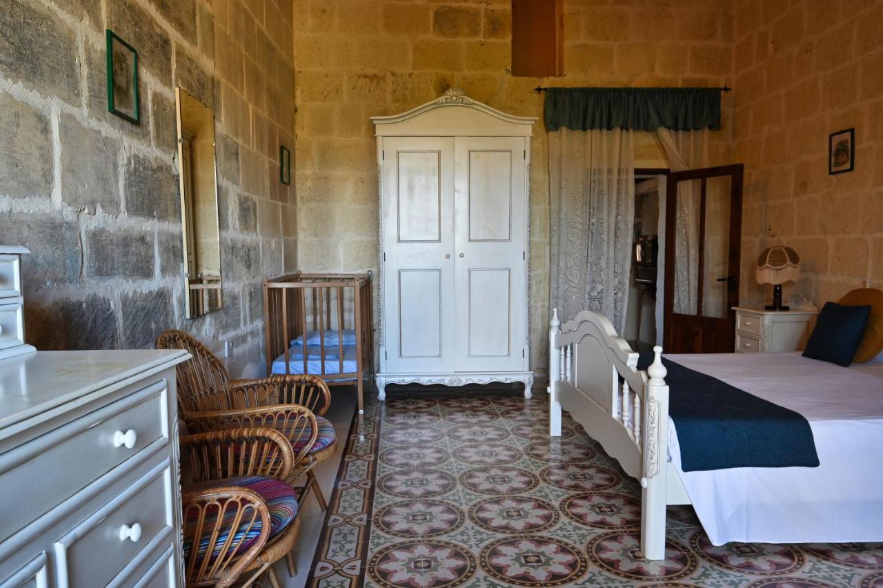 GħarbMill House别墅 外观 照片