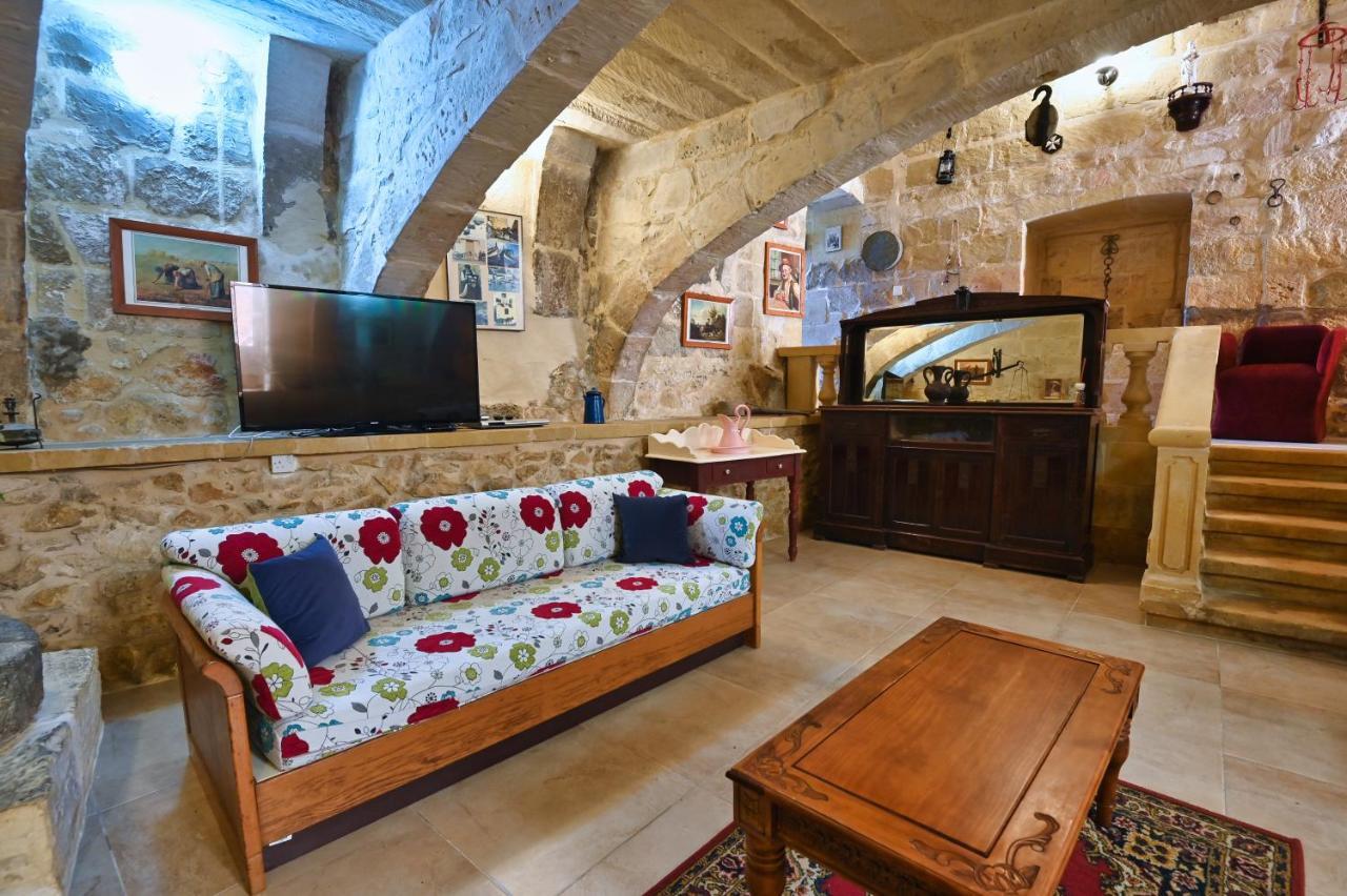 GħarbMill House别墅 外观 照片